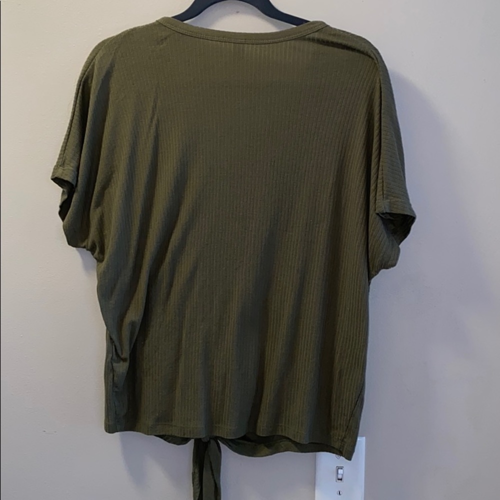 Green Top - Picture 2 of 2